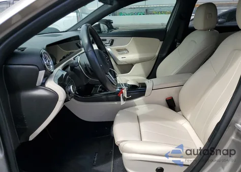 2020 Mercedes-Benz A 220 z USA, uszkodzony, nr VIN W1K3G4EB7LW044417